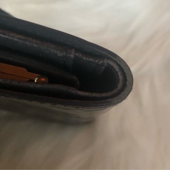 Authentic Louis Vuitton Monogram Mat Kisslock Wallet - Picture 15 of 15